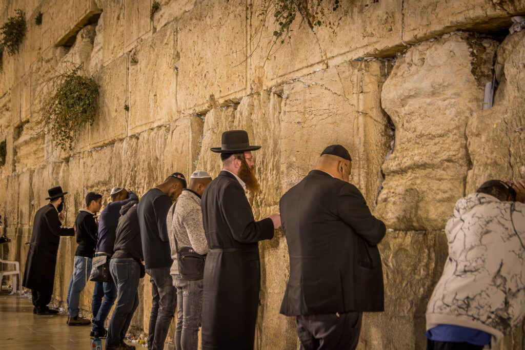 ebraismo-preghiera-muro-del-pianto