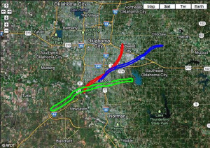 Il tracciato verde corrisponde al tornado attuale, quello rosso al tornado del 1999 e quello blu al vortice del 2003