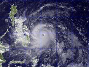Le Filippine si preparano all'arrivo del tifone Haiyan