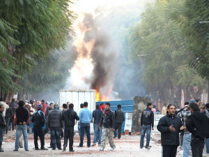 Barricate a Tunisi il 14 gennaio 2011.