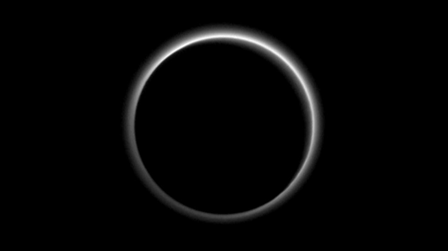 L’addio di New Horizons a Plutone prima di lanciarsi verso l’ignoto