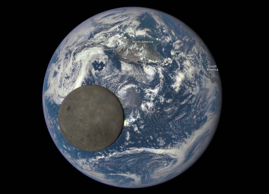 Le immagini del girotondo della Luna attorno alla Terra