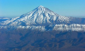 1024px-Aerial_View_of_Damavand_26.11.2008_