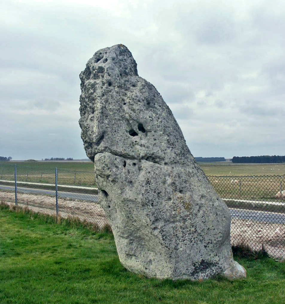 Heelstone-megaliti-Stonehenge