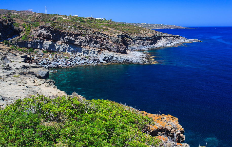 Paesaggi italiani: Pantelleria, un sogno di acque e rocce