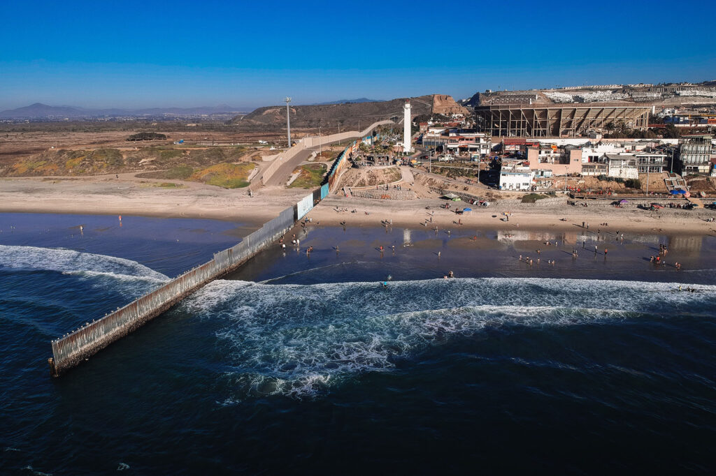 muro-di-confine-USA-Messico-Tijuana