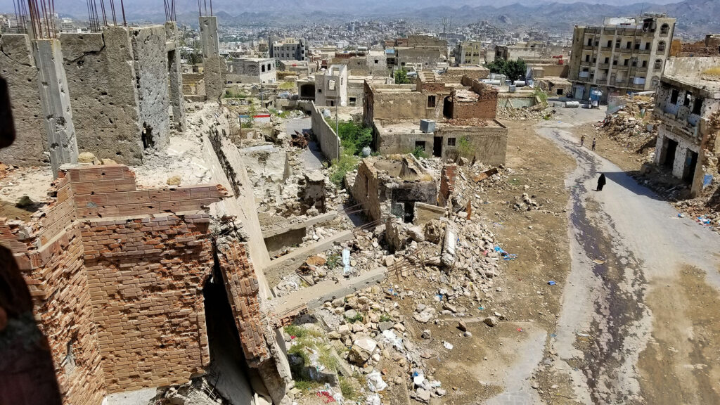 Yemen-bombardamento-ambiente-urbano